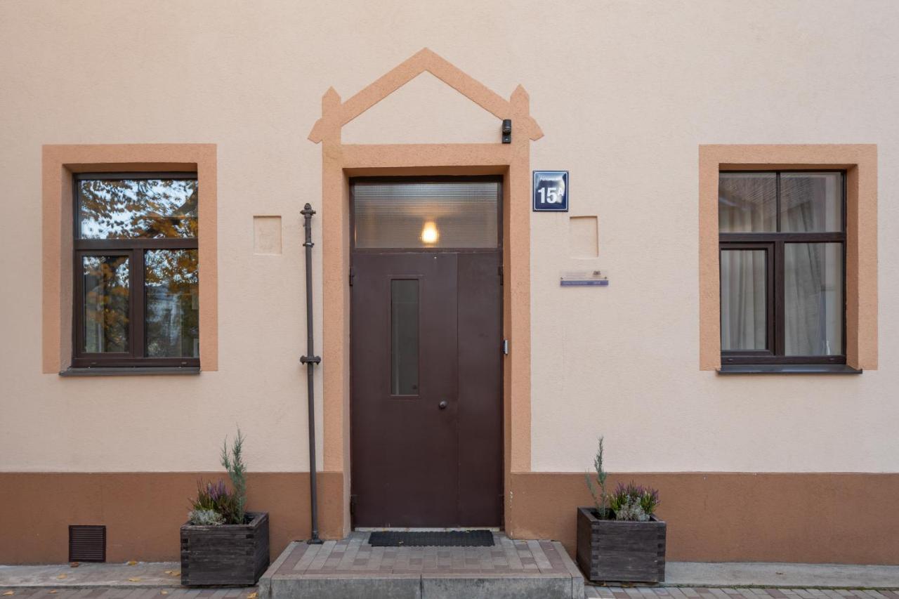 Stylish Latvian Classic 1-Bedroom Apartment Near City Center, Parks & Public Transport Links Riga Ngoại thất bức ảnh